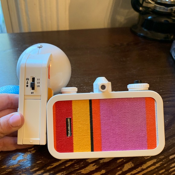 Barely used lomography film camera - Picture 6 of 8